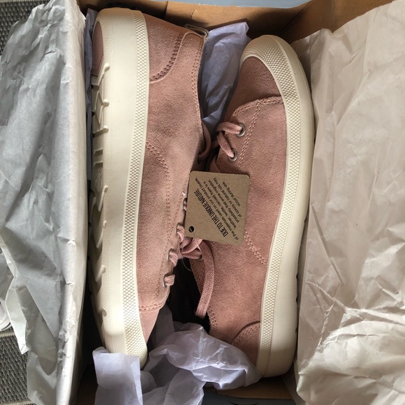NWOT Palladium women’s rose blush pink sneakers. Size 8 - Picture 7 of 8